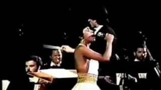 Video thumbnail of "Eugenia León LUZ de Marcial Alejandro"