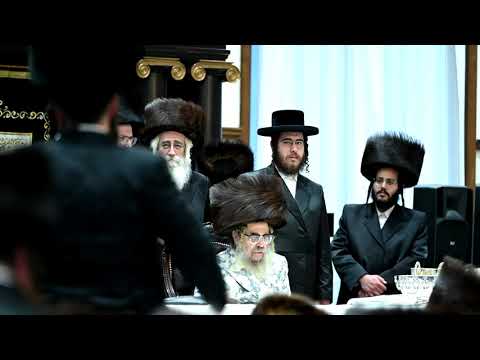 Satmar Rebbe in Sighet Inaugurating New Bais Medrash - Hachnosas Sefer Torah