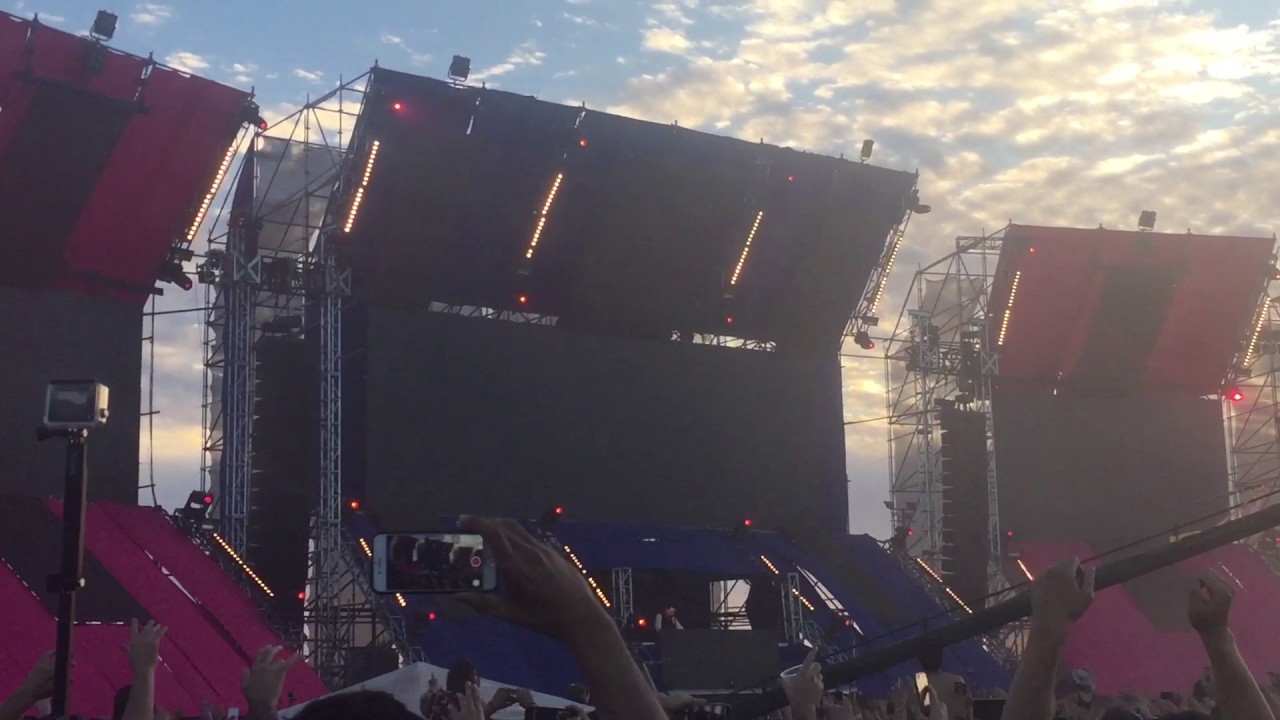 Tiesto - Red Lights (Creamfields Chile 2016) - YouTube