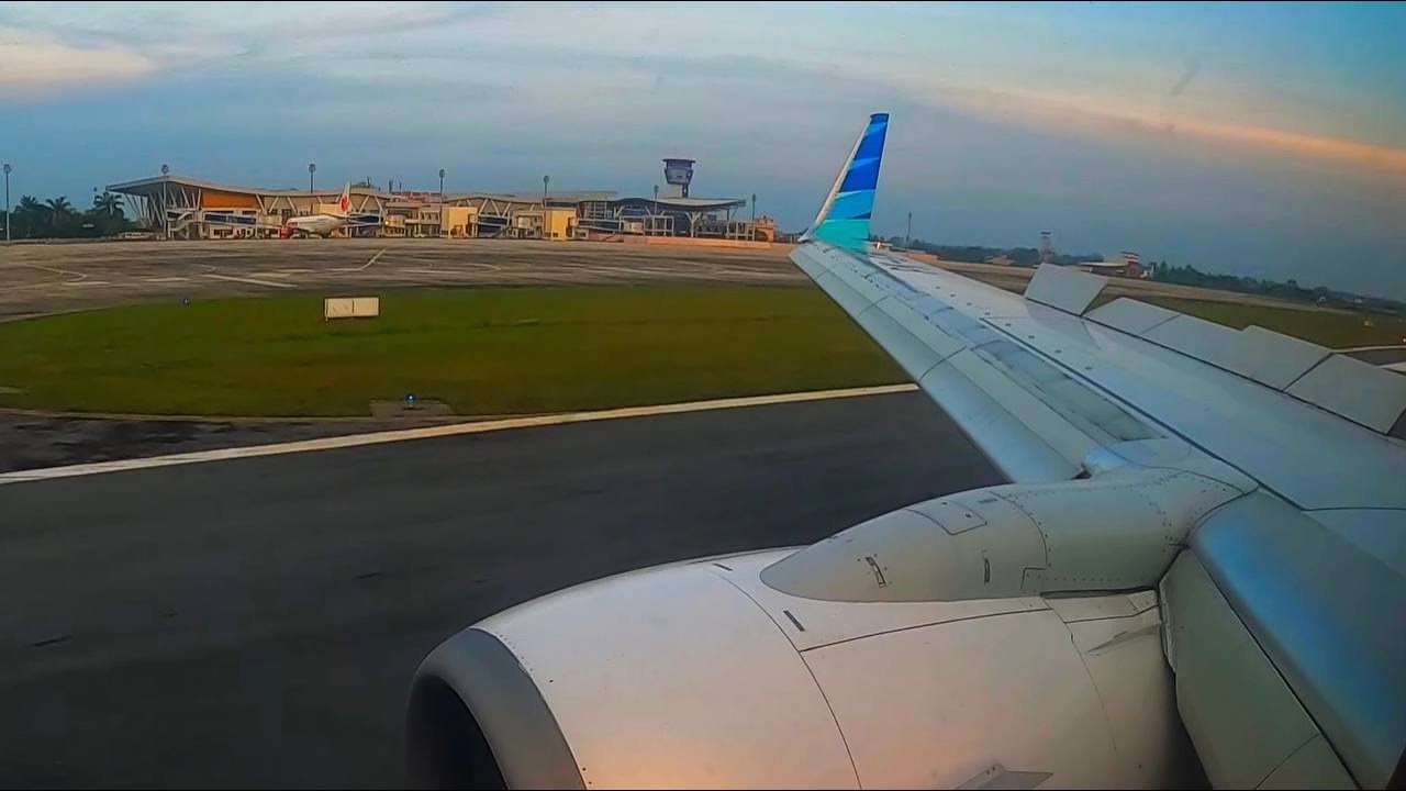 Sunset Landing Pekanbaru Garuda Indonesia | GA 176 PK-GMU