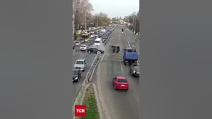 😨 У Києві сталася епічна ДТП з перекиданням!