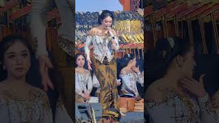 Biyuhh Koyok Ngen Lho Rii Idolamu Sedap Dipandang sindencantik sekargadung kimintodarsono