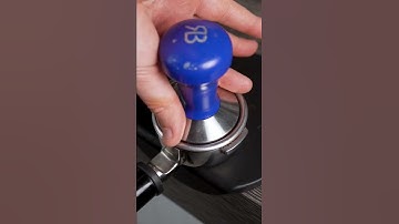 How to tamp level #goldenbrowncoffee #barista #coffee #espresso #tamping