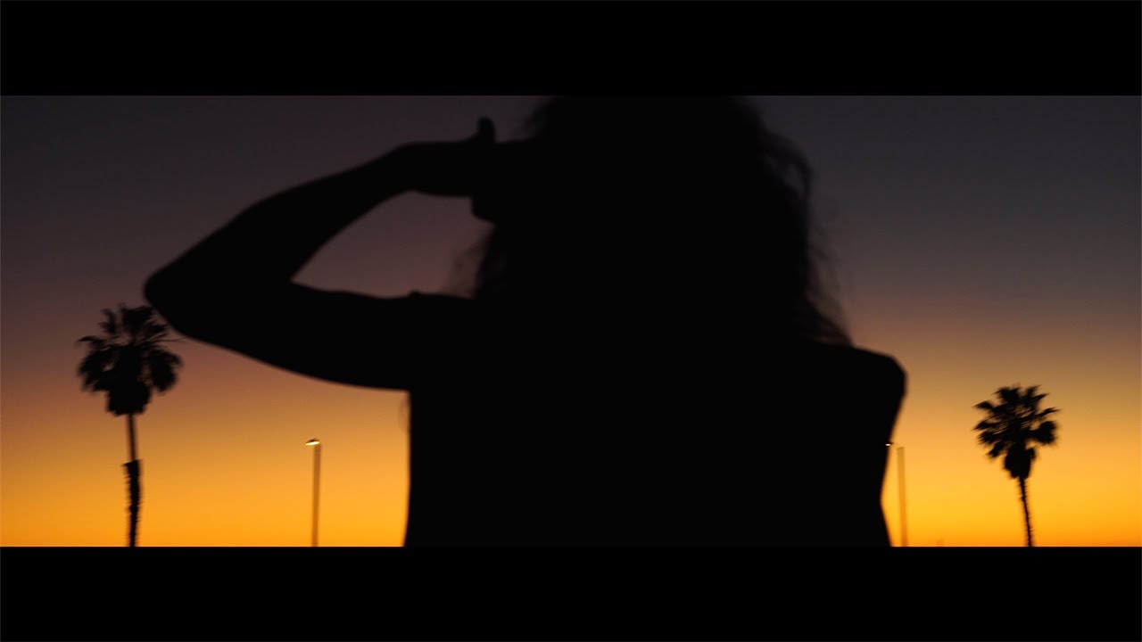 YouTube पर Damien Styles - Ink therapy (Official Music Video) देखें