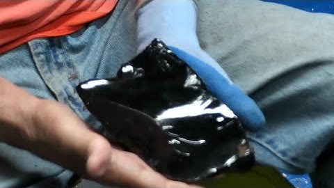 187 - Flintknapping a Black Obsidian Spall to a preform. 1/1