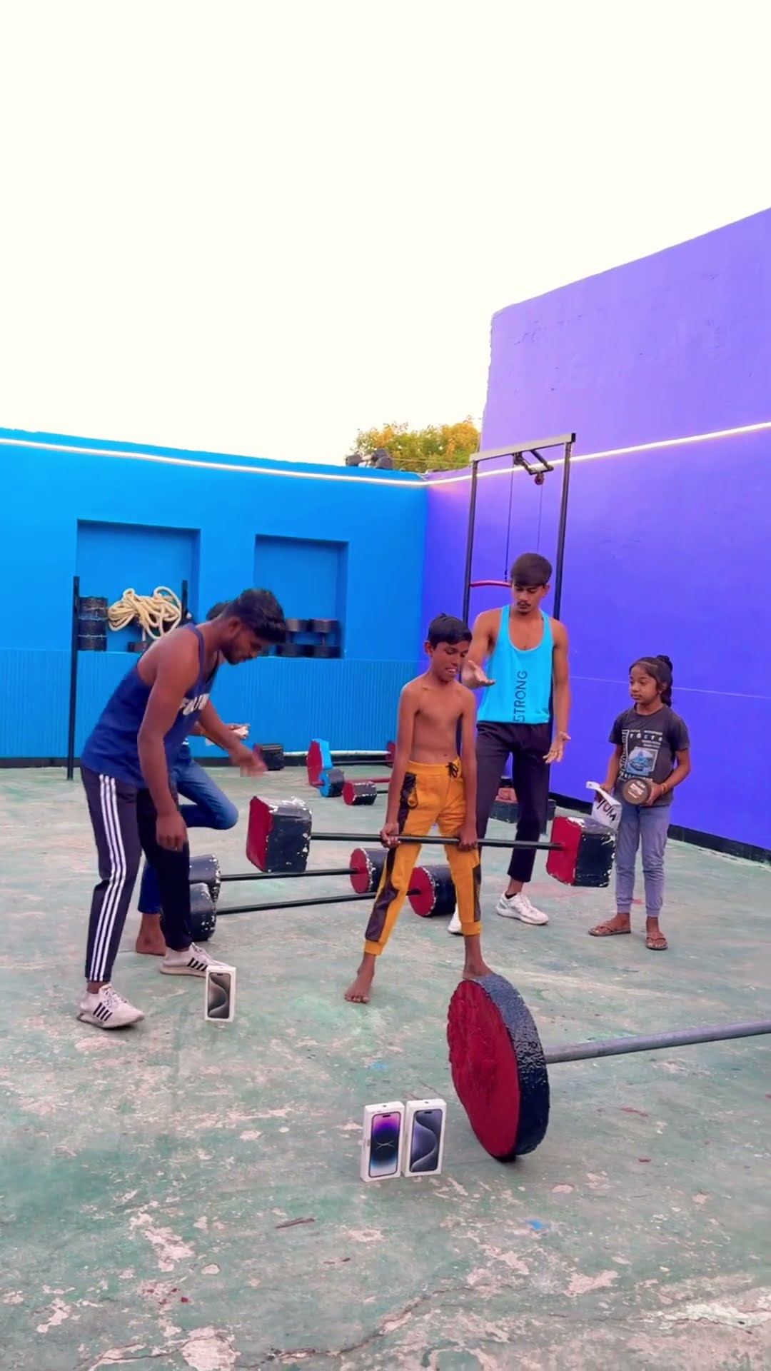 Itne sare Gifts ??? #shortvideo #funnyvideo #shorts