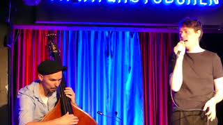 Tom Jobim: Insensatez (Dennis Wenzel: voc , Till Spohr: b)