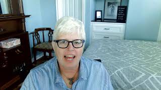The difference between a Psychic and a Medium & how to interpret signs from your spirit guides