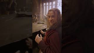 HOTD | Behind-the-Scenes with Tom Bennett
Be careful who you let into the Red Keep. HOTD | Behind-the-Scenes with Tom Bennett