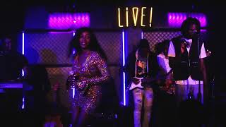 Niniola, Praiz perform at Acoustic and Covers With Aramide - December Highlights