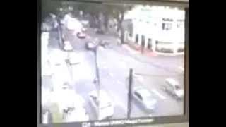 Rakaman insiden penebat kilat runtuh