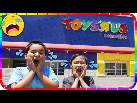 Return To Toys R Us After One Month Closed Youtube - roblox escape toys r us with molly on vimeo