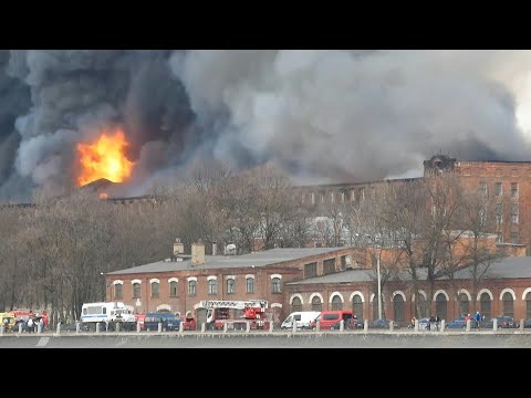 Massive fire in historic Saint Petersburg factory | AFP