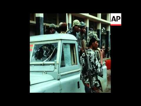 SYND 27 1 76 UNITA TROOPS TAKE UP POSITION ON FRONT LINE