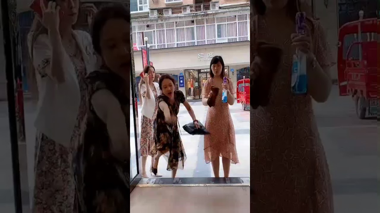 Ngagak banget 😂😂 jadi bikin sakit perut 