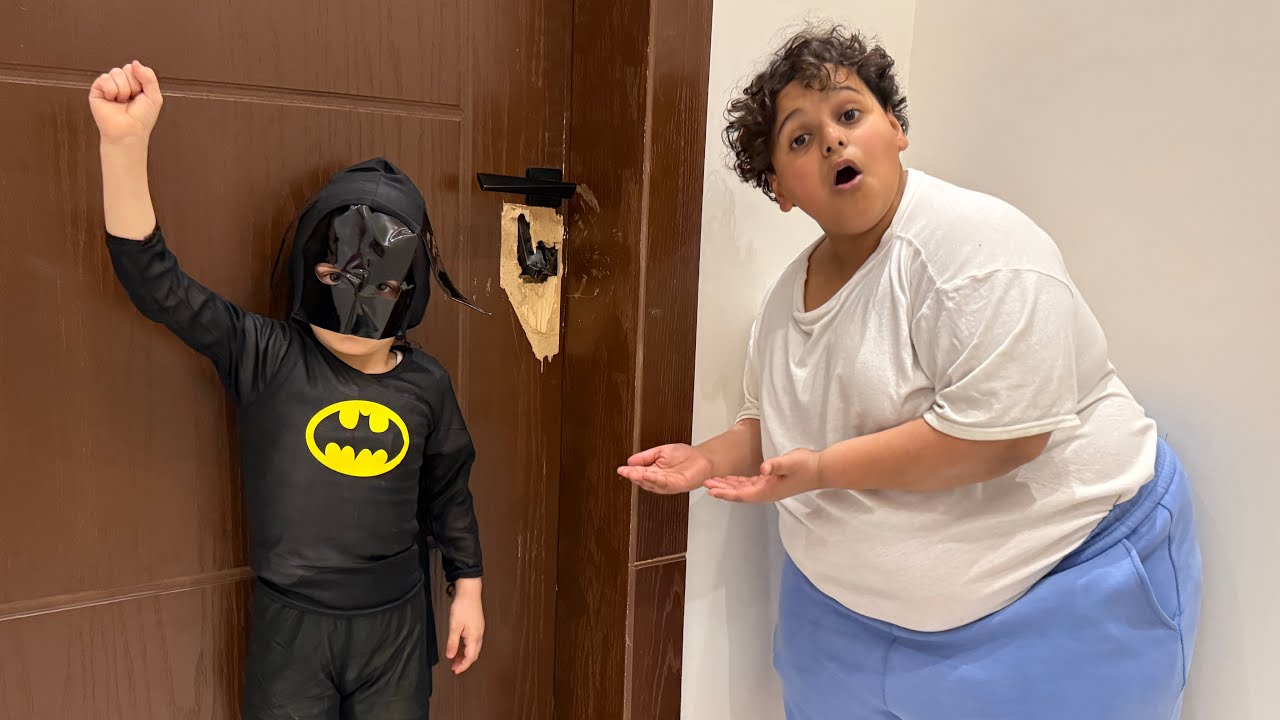 البطريق قفل الباب على فهودي وباتمان كسر الباب 😭💔|سكتشات فهودي 