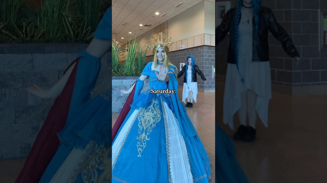 That one Jinx cosplayer was not planned but I’m so here for it HAHA #cosplay #anime #cosplayer