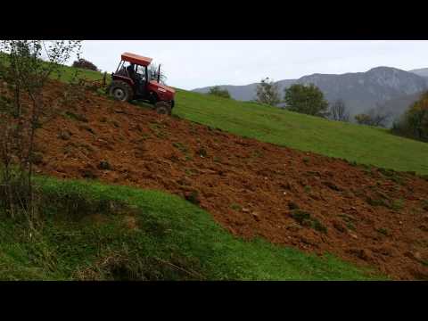 Video: Gör-det-själv-fäste För En Bakomliggande Traktor: Hur Man Gör En Universell Modell Av Ett Tvärstycke Enligt Ritningarna? Vi Gör Ett Fäste För Släp, Plog Och Vagn