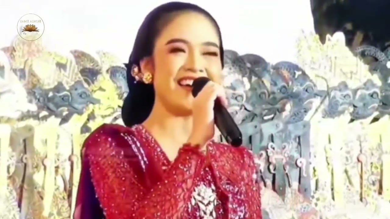 Duet bareng sinden Elisha Orcarus, Gareng dan Mas Nanang