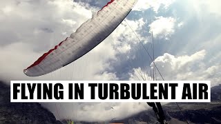 Flying in turbulent air on a paraglider