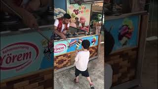 Hüseyin In Dondurmacı Amca Ile Imtihanı.