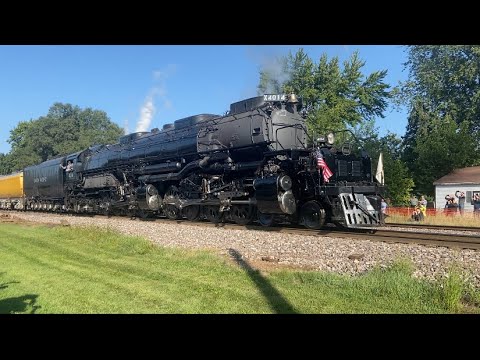 the union pacific big boy 4014 leaving rochelle - YouTube