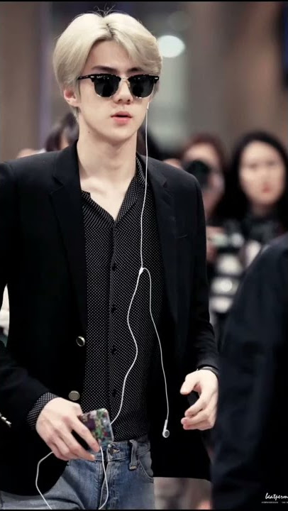 SEHUN VS EARPHONE #shorts #videoshorts #shortsvideo #sehun #sehunexo #exo #korea #kpop #idolfashion