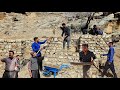 Nomads, a symbol of authenticity and solidarity! Unexpected help to build a hut! 🛠️