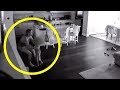 LA BABYSITTER SENTE UN RUMORE, POI IL PADRE CONTROLLA LA TELECAMERA E NOTA UN INCUBO IN CUCINA