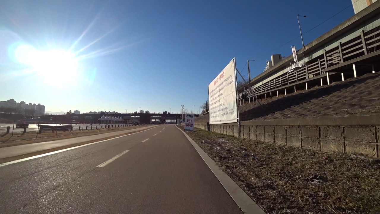 SONYCAM FDR-X3000 riding a bicycle.