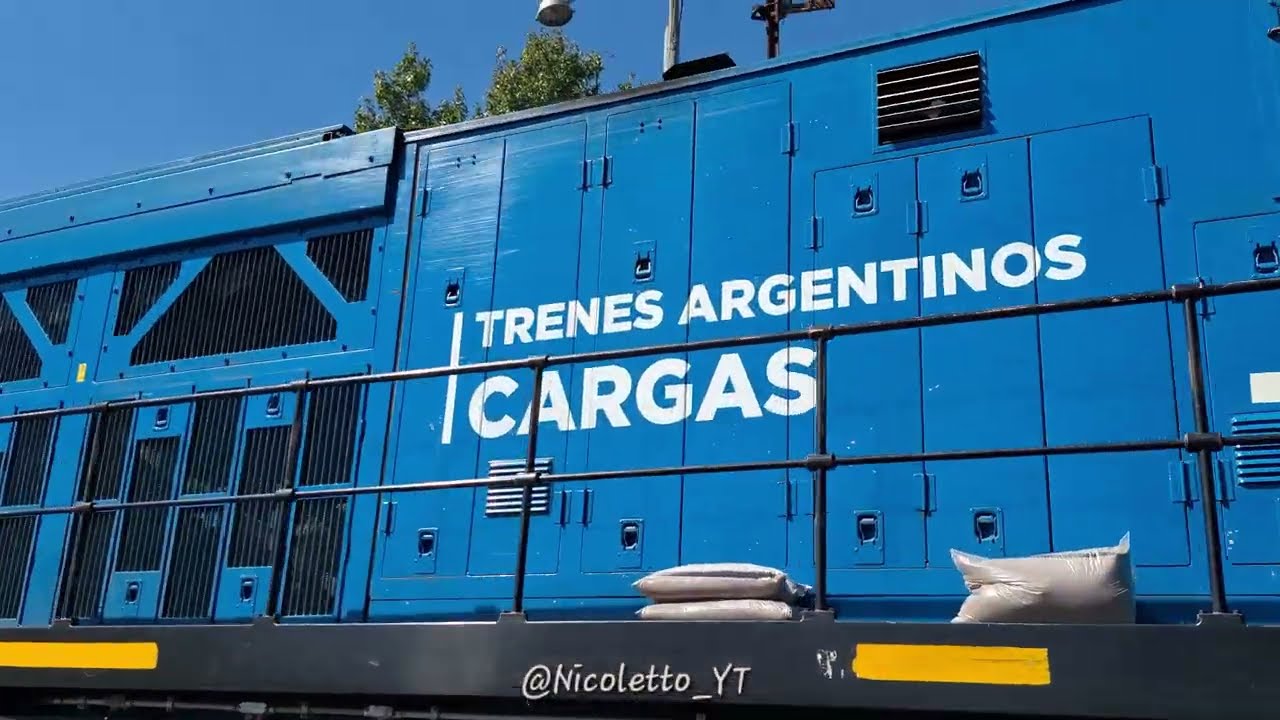 Tren pedrero partiendo de Junín.