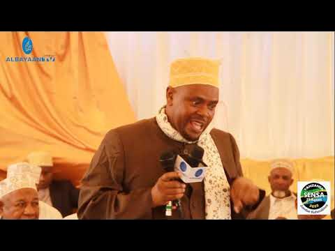 Qizlar hammomda yuvinib, jinsiy aloqa qilishadi