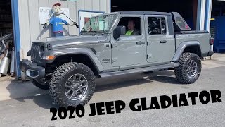 2020 Jeep Gladiator: Single Chamber V Tube Muffler