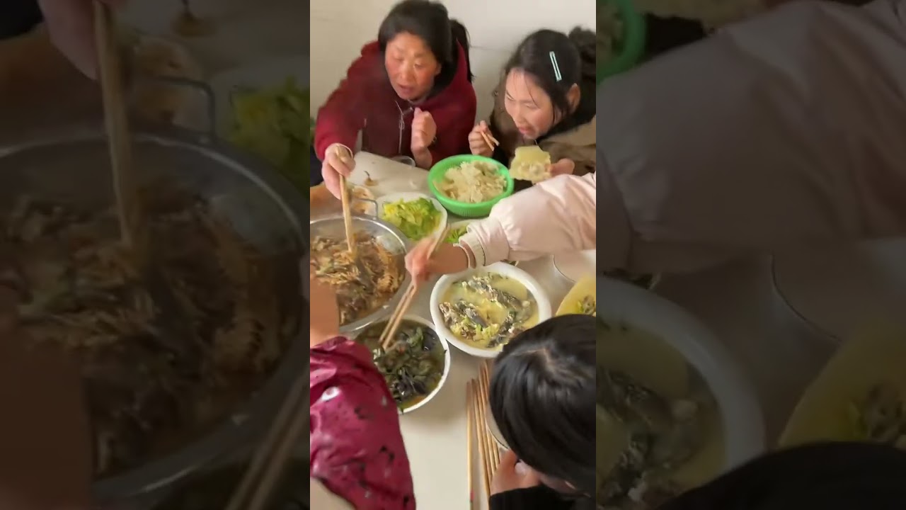 家庭小聚餐 #人多吃饭就是香 #欢聚一堂其乐融融 #普通的饭菜都是家的味道
