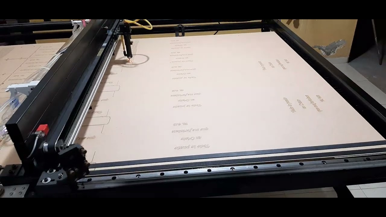 Láser CO2 casera primer trabajo