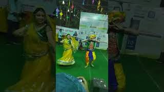 Tum Bansi Bajate Ho Alka Yagnik, Manhar Udhas Khilaaf Pandey Dixit