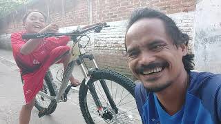 ORANG KAYA BELI SEPEDAH DUA🤣🤣🤣🤣