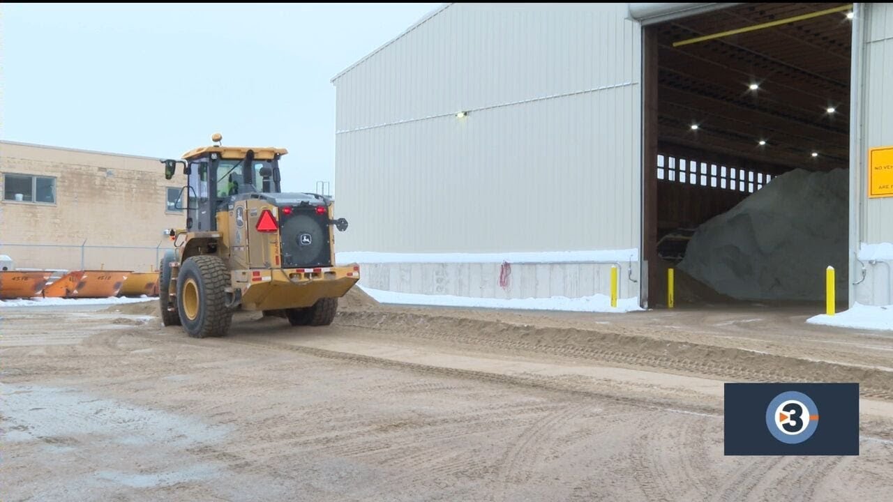 How plows are preparing for winter weather - YouTube