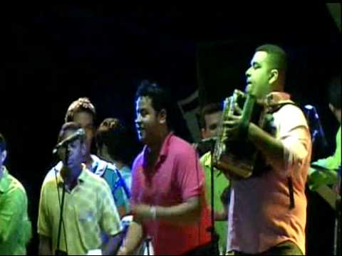 MarTin EliAs y RolAnDo OchoA - LA NENA DEL JEAN - El Playn Santander