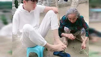 The daily life of the armless boy and grandma in Chengdu is warm and touching