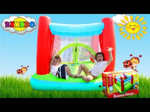 Детский Надувной Батут. Bounce House. Прыгаем и кидаемся шариками. Кикидо