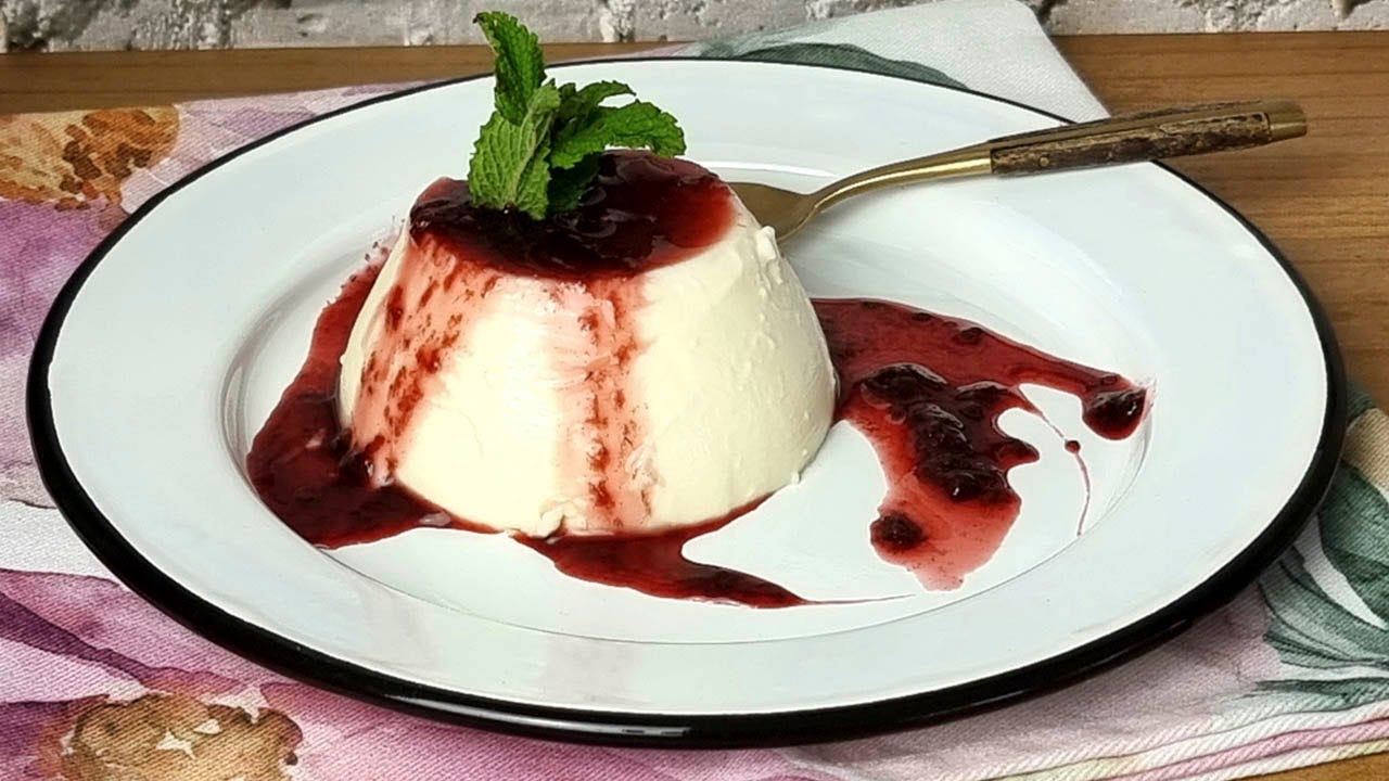 𝗣𝗔𝗡𝗡𝗔 𝗖𝗢𝗧𝗧𝗔 con salsa de fresas 🍮🍓 con Mambo 12090  #robotdecocina #pannacotta #postresinhorno