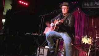 Vince Gill performs I Still Believe In You with co-songwriter John Jarvis chords