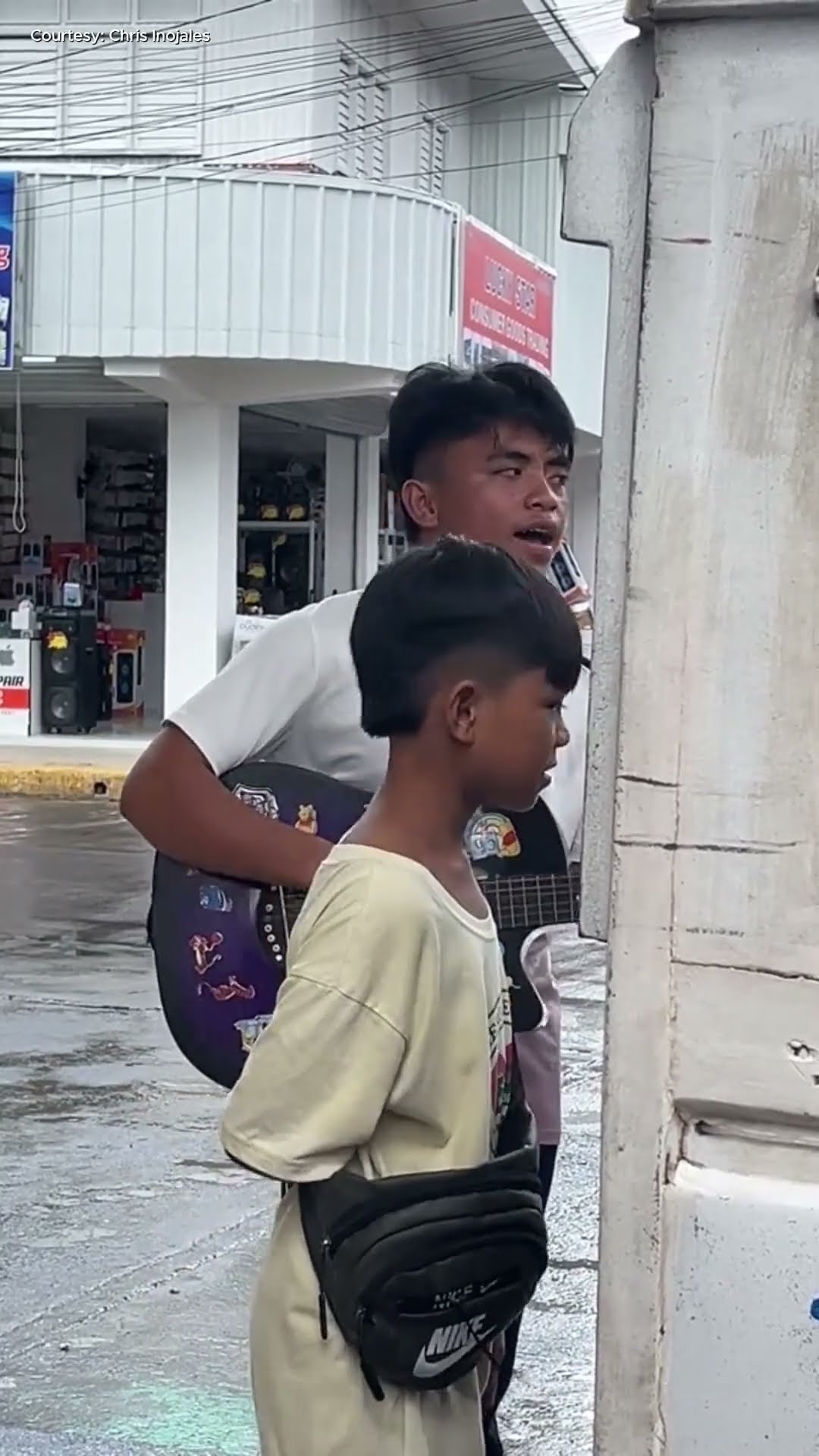 2 binatilyo, punong-puno ang emosyon na kumanta ng ‘Mahal Pa Rin Kita’  | Kapuso Mo, Jessica Soho