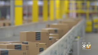 US Postal Service Expects To Deliver 13 Billion Pieces Of Mail This Holiday Season