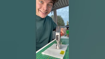 Dit poeder ontploft als je erop slaat 😳 #experiment