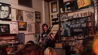 Lauren Denitzio (Worriers) live at Fest16 (2017)