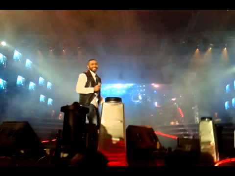 تامر حسنى حفله استاد القاهره 14 12 2013 اغنيه كل مره ولو كنت نسيت