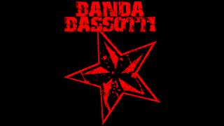 Video thumbnail of "Banda Bassotti - El Pueblo Unido Jamàs Serà Vencido"