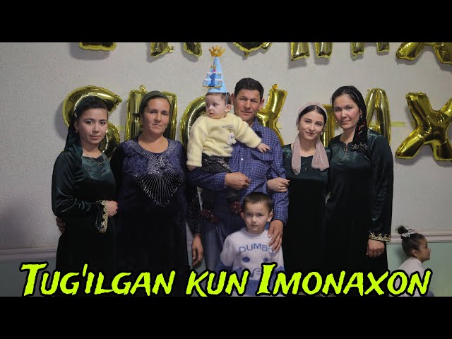 Rus pornosi: Ona oglini ogziga singdirishga ruxsat beradi Giantess porno sevishganlar